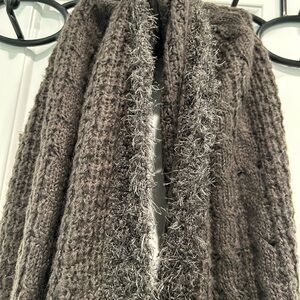 Chic Brown Knit Scarf with Textured Fringe